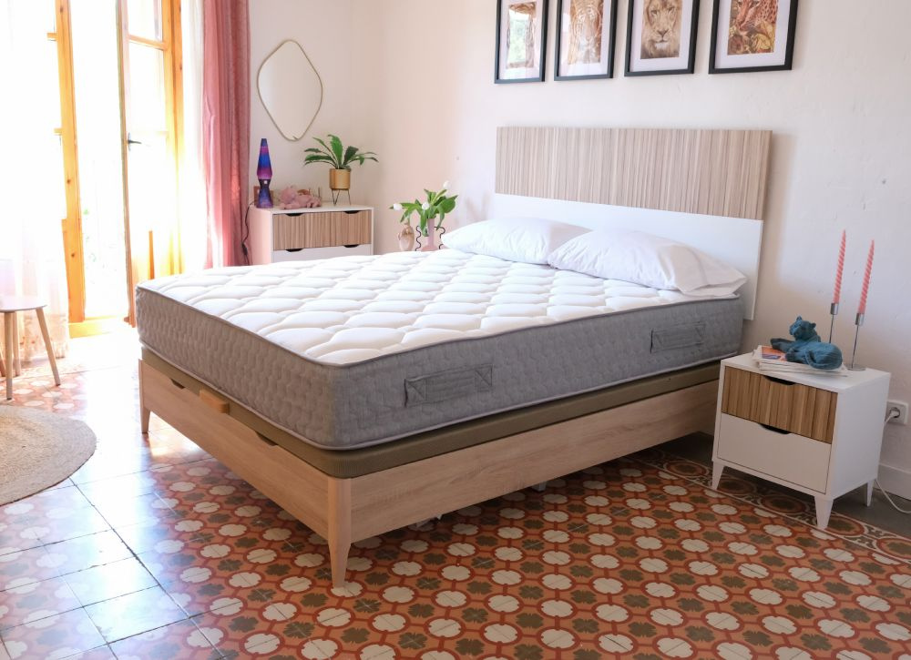 Canapé com pernas altas VERSALLES