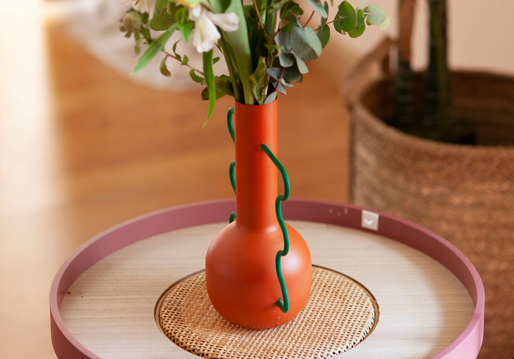 Jarrón de metal pintado FORSSA