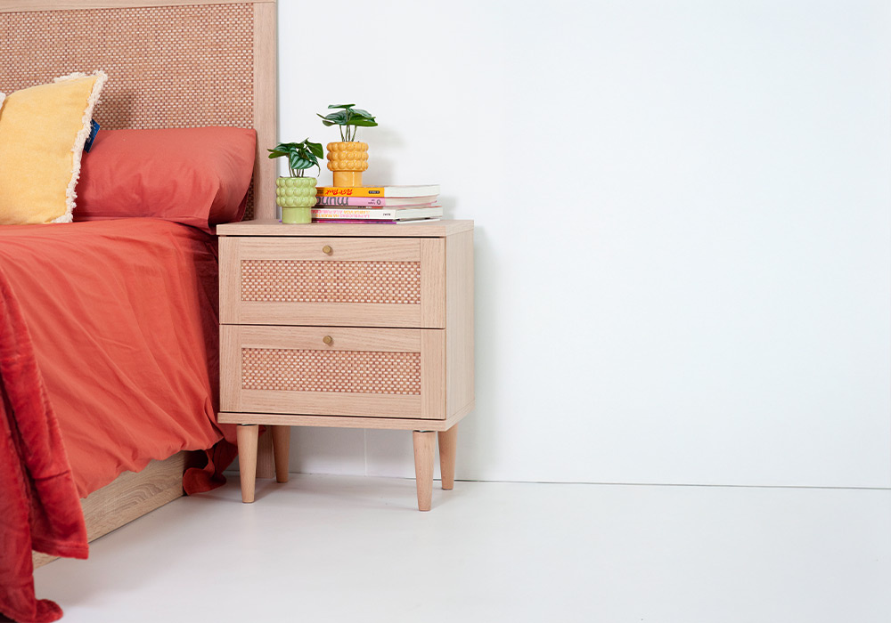 Mesita de 2 cajones haya y ratán CALABRIA