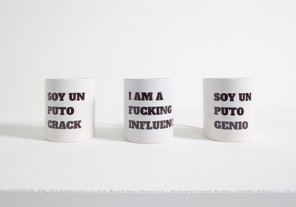 Taza divertida blanca con letras negras CRACK