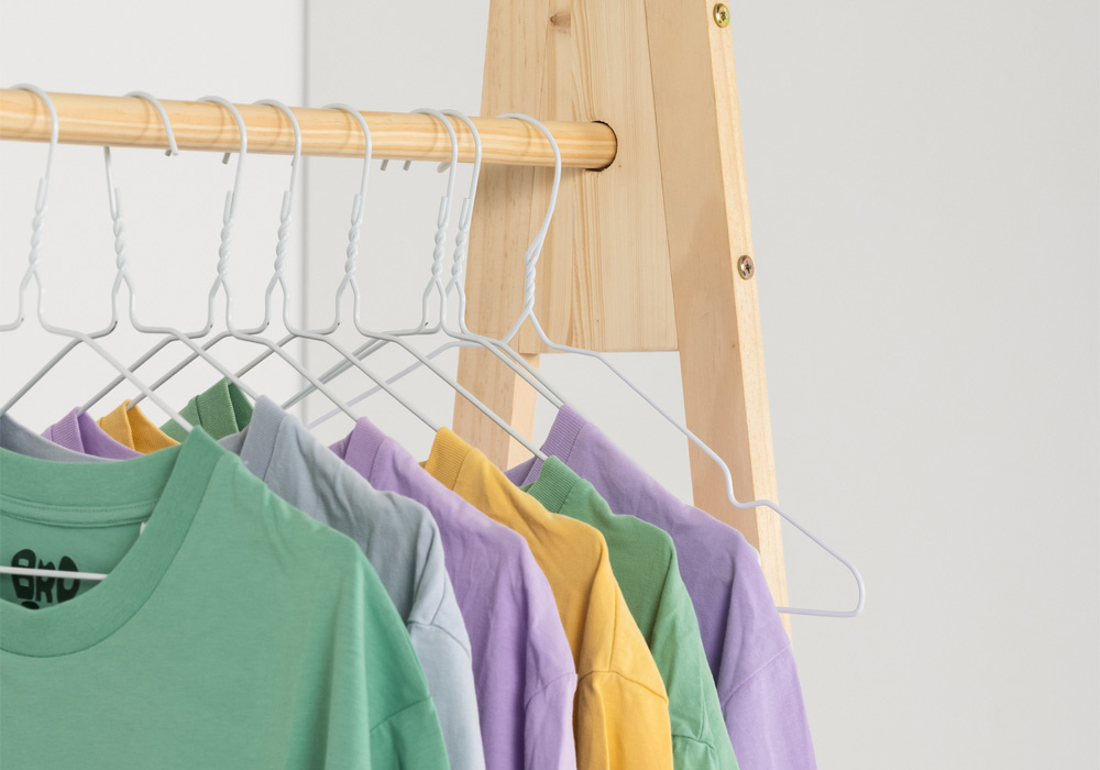 Perchero de madera LUA