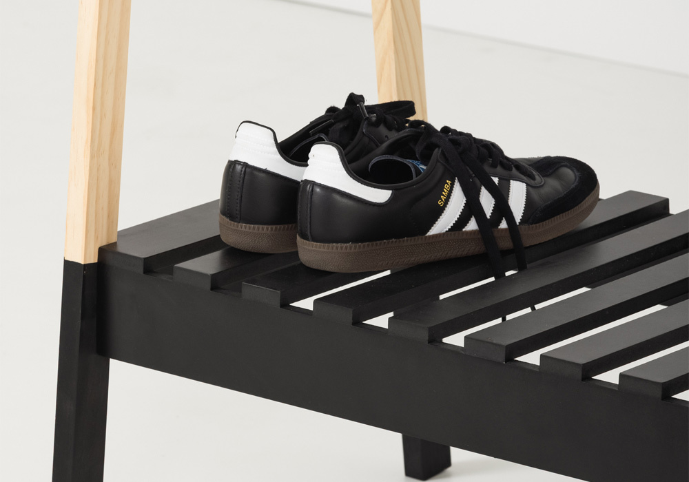 Perchero de madera LUA