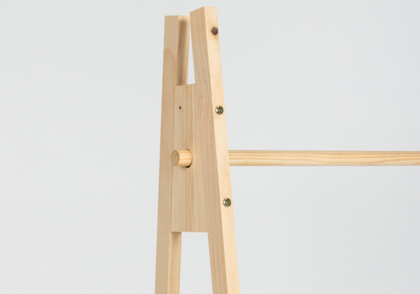 Perchero de madera LUA