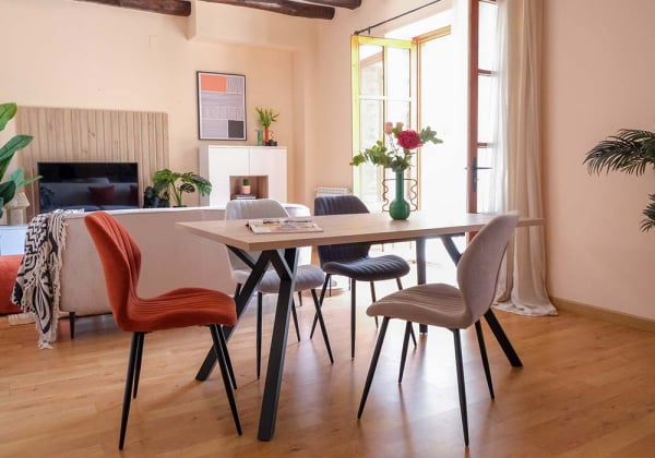 Mesa de comedor fija AOLA