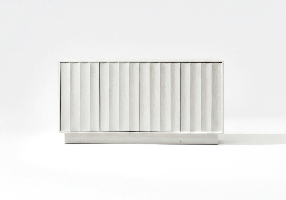 APARADOR BRANCO COM FRISOS