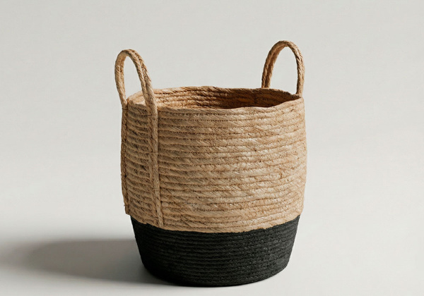 Cesta de esparto bicolor con asas VIVA grande lateral