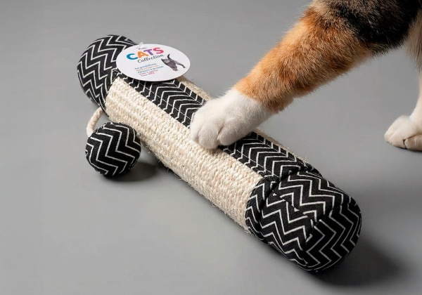 Rascador para gatos NEO negro ambiente