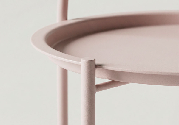 Mesa auxiliar metálica BRISA arena detalle