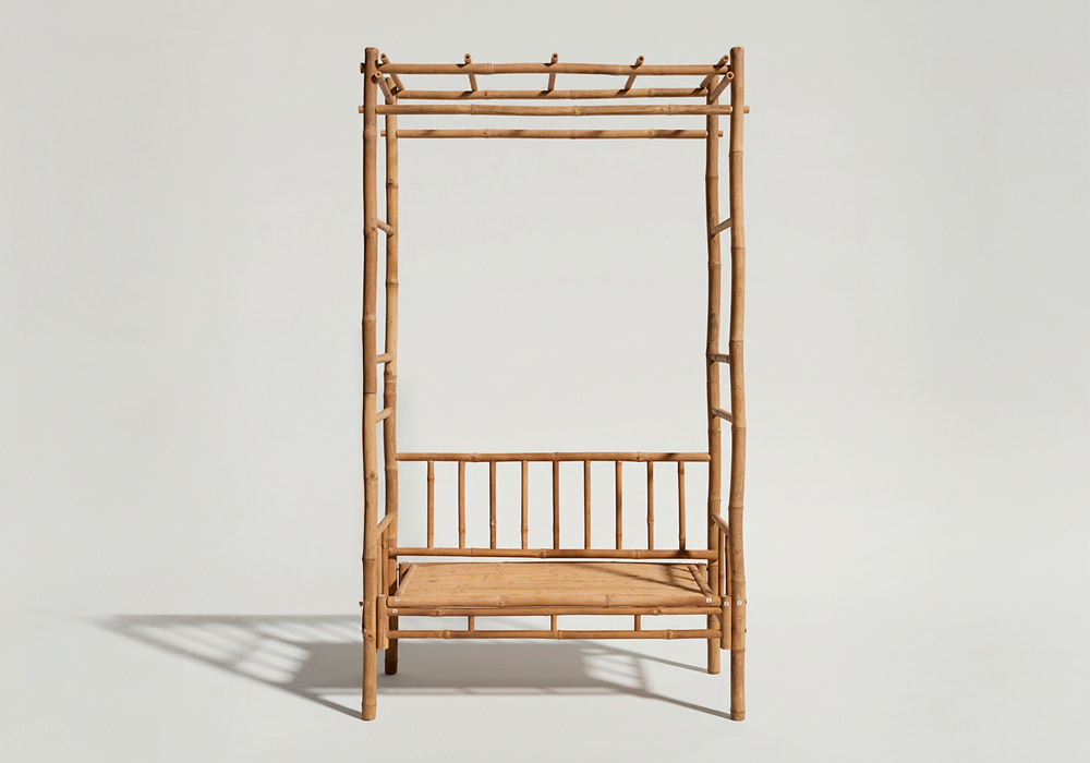 Banco con pérgola de bambú SOLARA Frontal