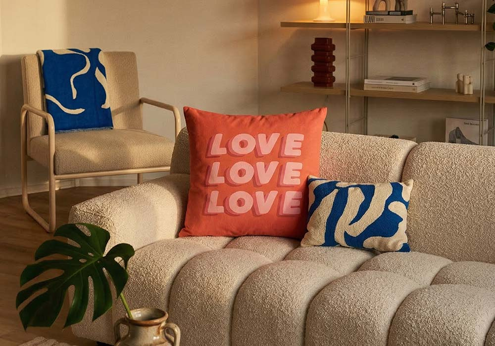 Cojín con mensaje CARA Rojo Ambiente