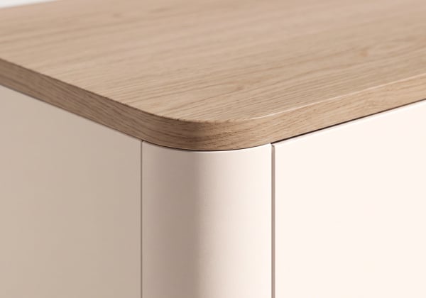Mueble bodeguero con patas BRONTE