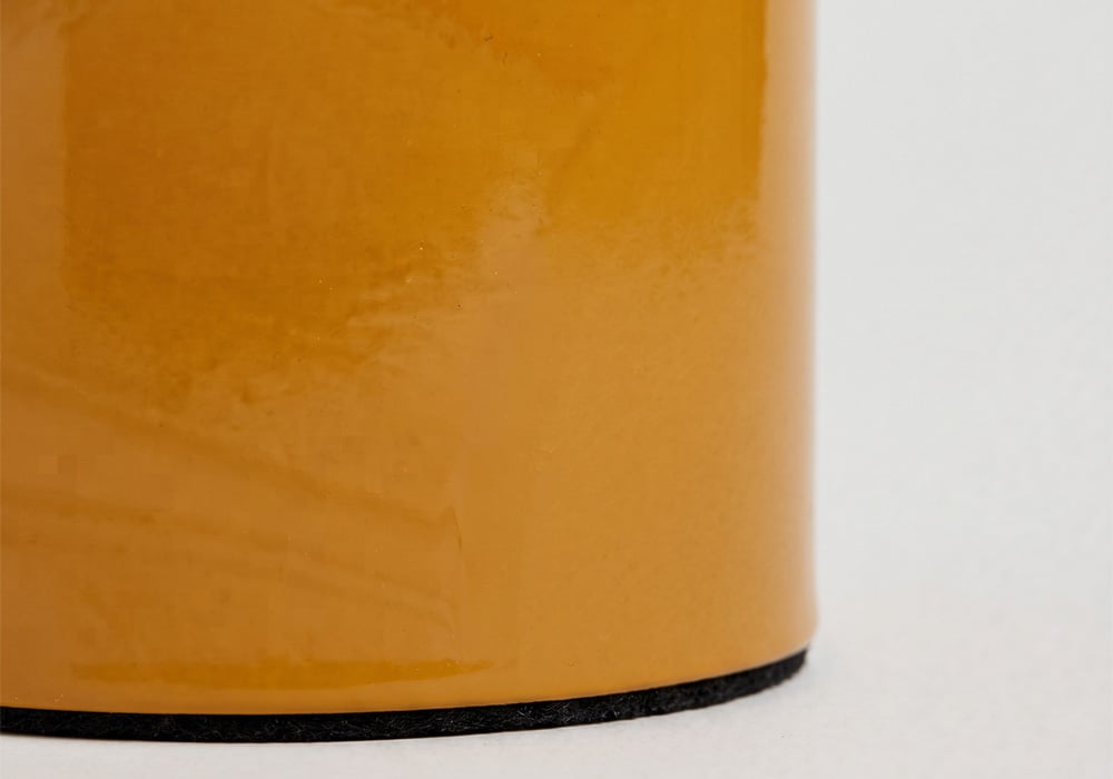 Lámpara sobremesa metálica SETA naranja vista inferior 2