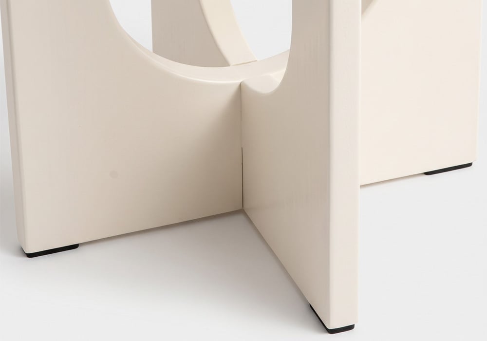 Mesa auxiliar BOP blanco detalle Mesa auxiliar BOP blanco detalle