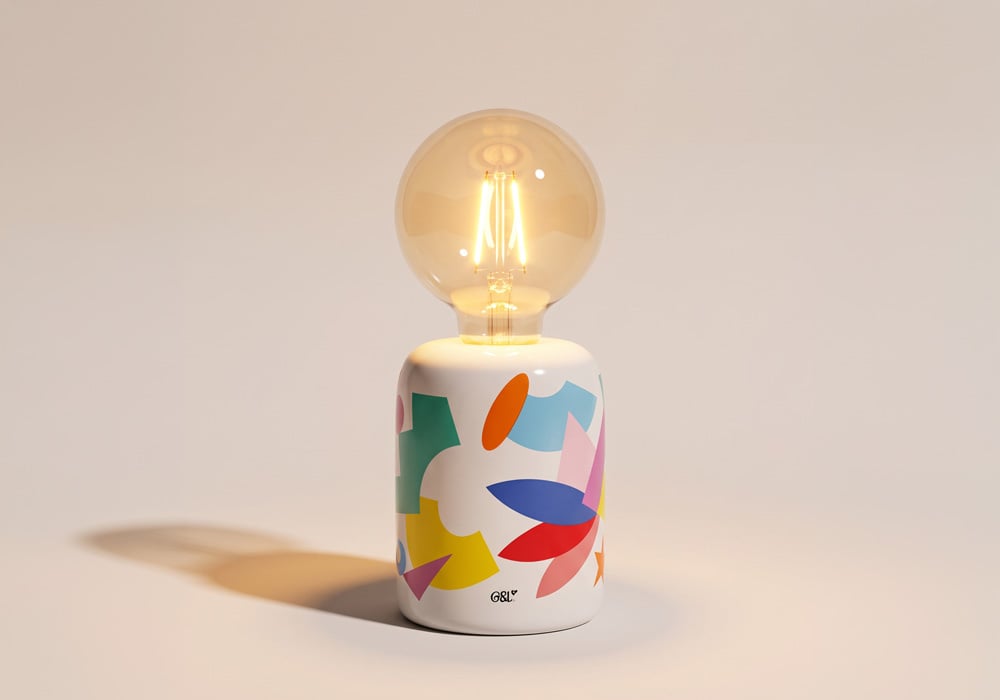 Lámpara led sobremesa COLOR luz encendida Lámpara led sobremesa COLOR luz encendida