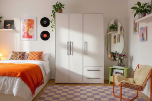 armario tres puertas empotrado, en habitación