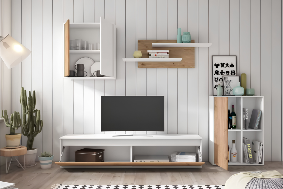 mueble para salón que hace de mueble tv y almacenaje, decorado con una estantería y baldas superiores