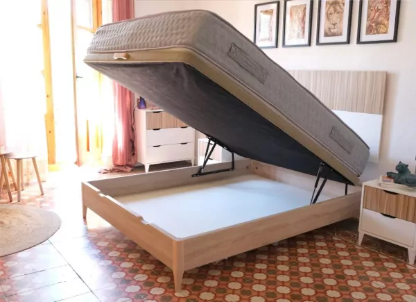 Canapé con patas altas VERSALLES