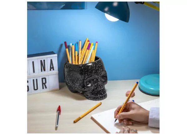 Macetero calavera estilo galaxia LUNI