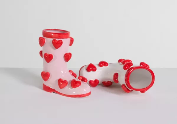 Macetero en forma de bota corazones RED Macetero en forma de bota corazones RED