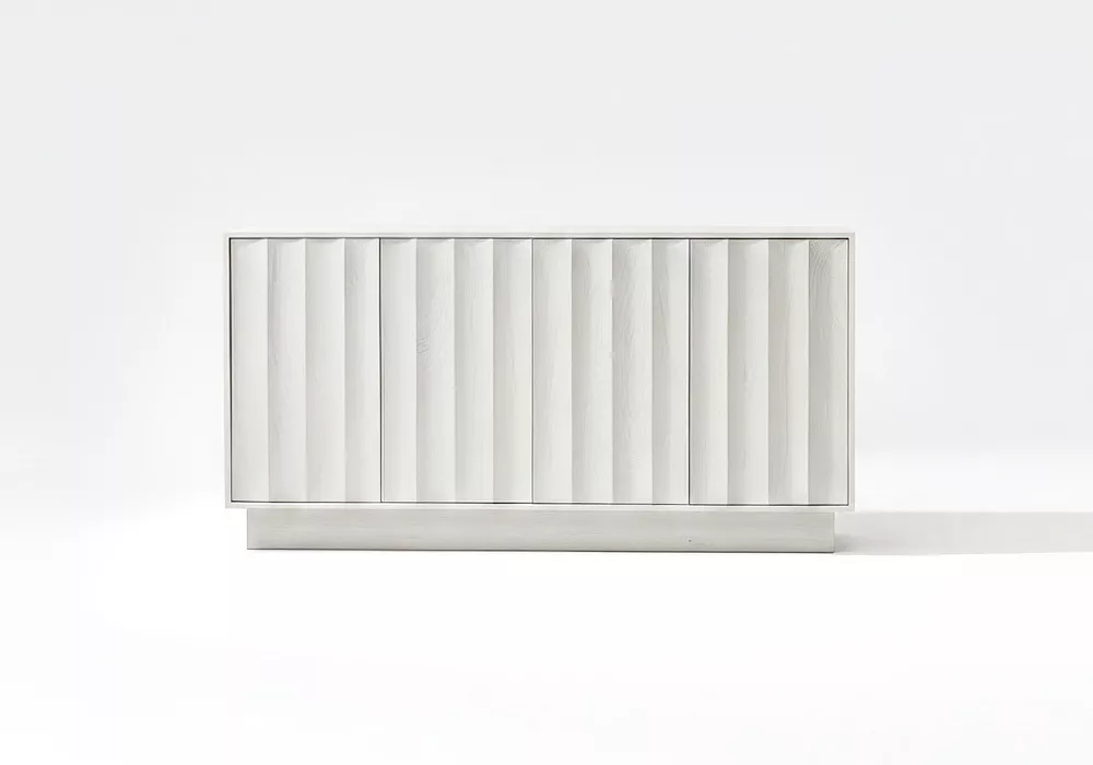 APARADOR BRANCO COM FRISOS