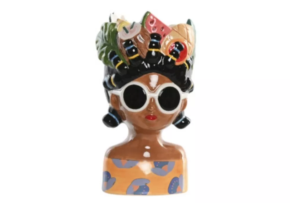 cópia do busto mais pastor de mulher tropical