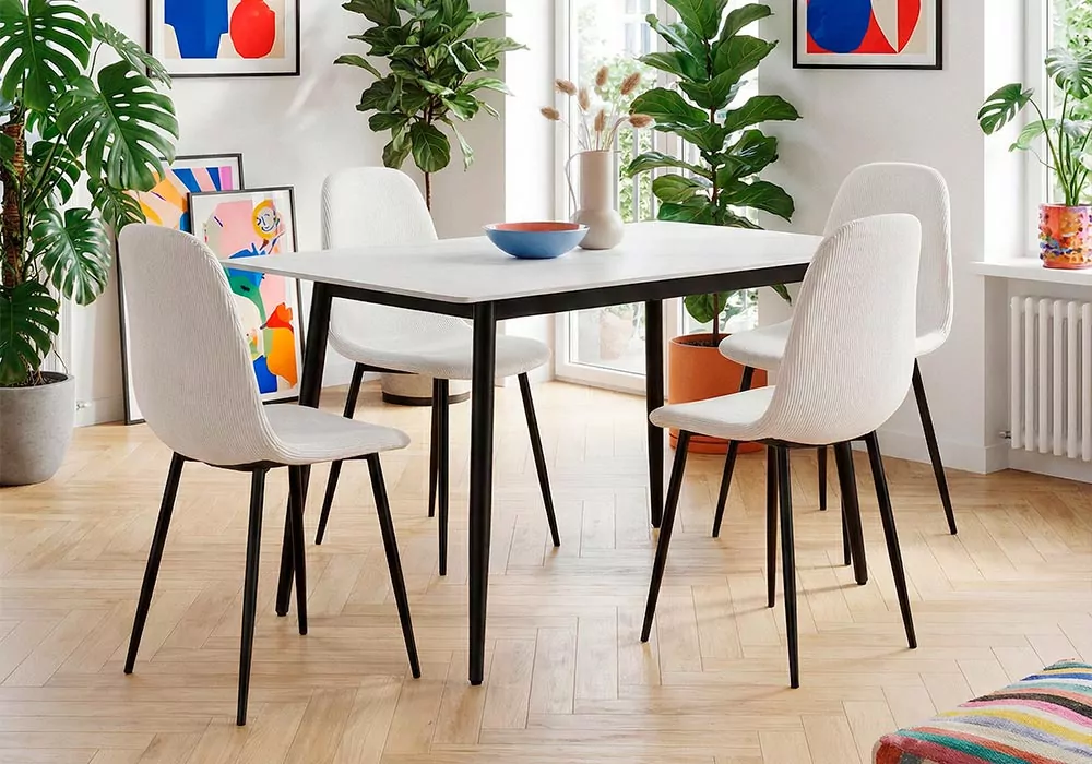 Pack mesa y cuatro sillas comedor VAINA decorada