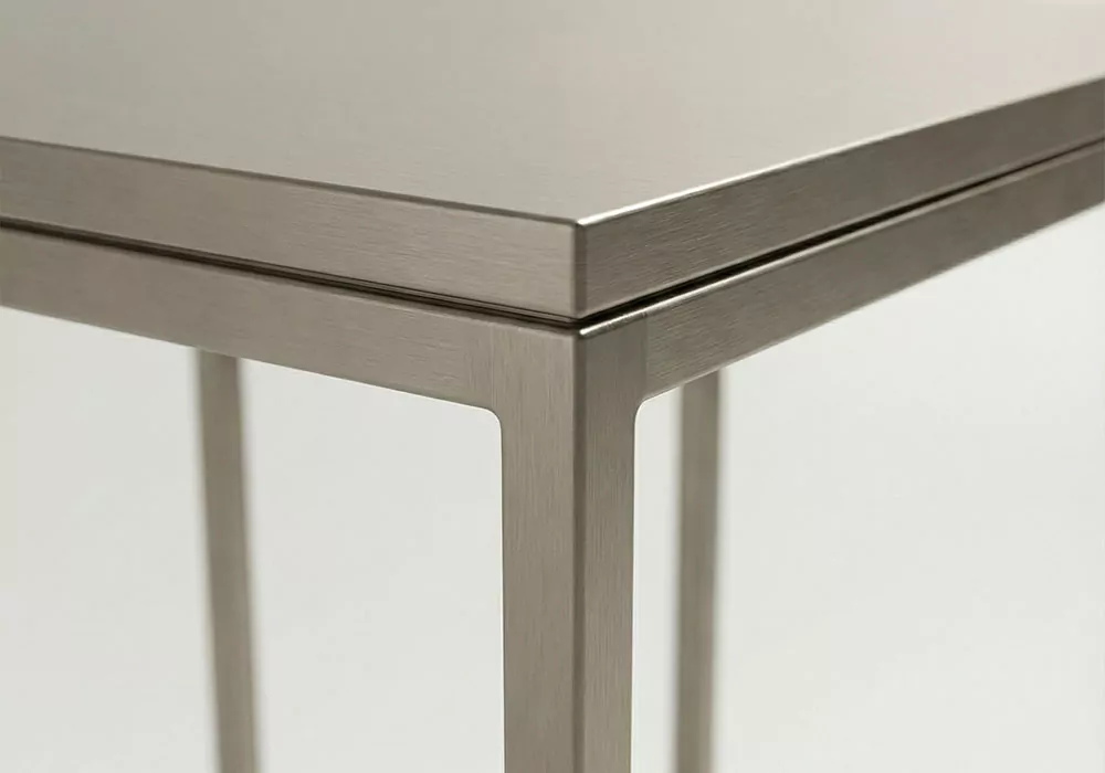 Mesa auxiliar sofá TRAZO detalle