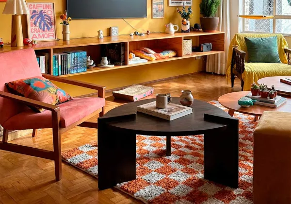 Mesa auxiliar madera mango ARISTA chocolate ambiente Mesa auxiliar madera mango ARISTA chocolate ambiente