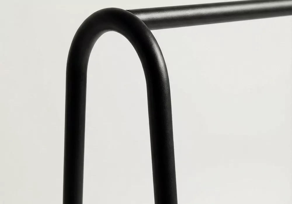 Perchero de pie metálico AIRE