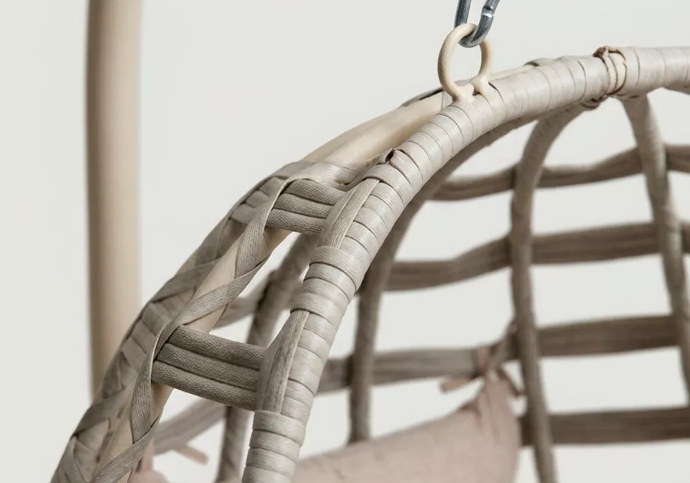 Sillón colgante para exterior ISLA Beige Detalle Sillón colgante para exterior ISLA Beige Detalle