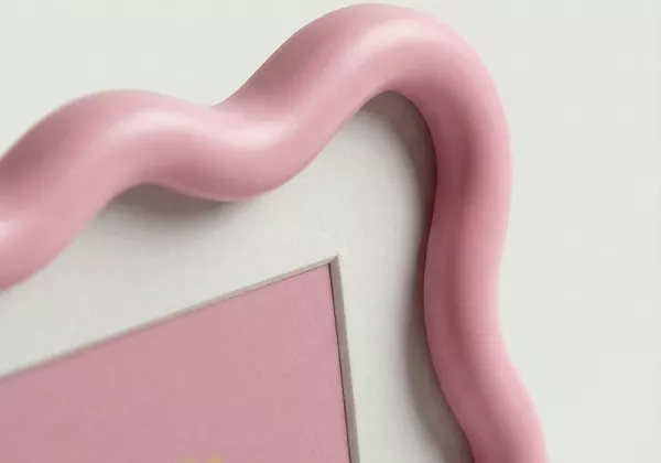 Marco rectangular ondulado MANGO rosa detalle