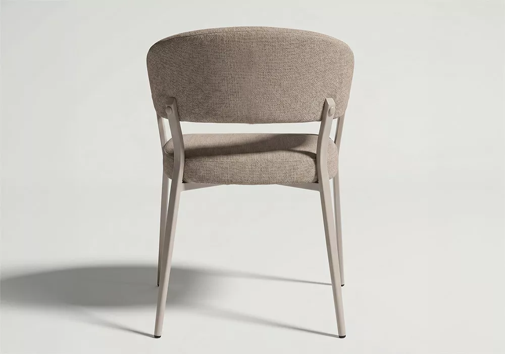 Silla comedor respaldo curvo EMI- taupe espalda